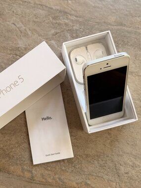 Apple iPhone 5 - 16 GB White & Silver Used EXCELLENT (AT&T) M# A1428 iOS 10.3.3